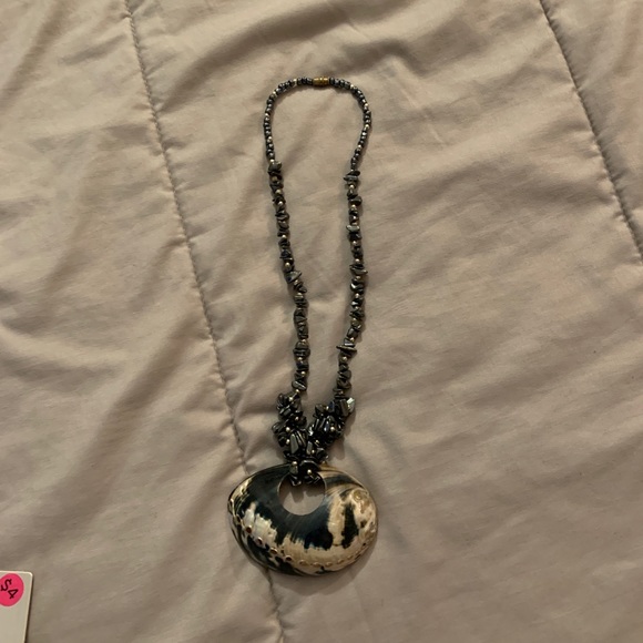 Shell Statement Necklace - Picture 1 of 1